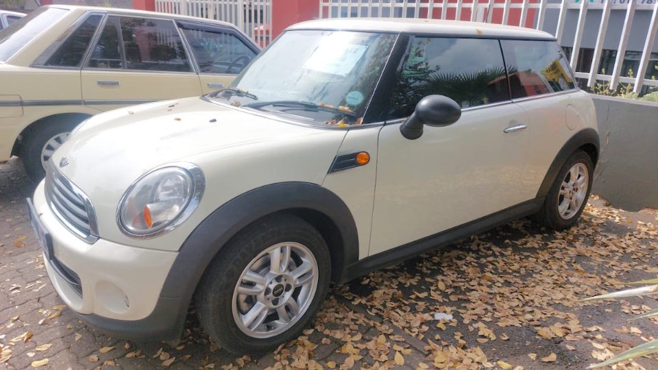 MINI Cooper One 3-Door Hatch R56